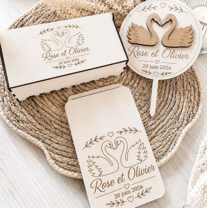 Décoration de bouquet personnalisée en bois présentée avec son coffret cadeau, idéale pour accompagn